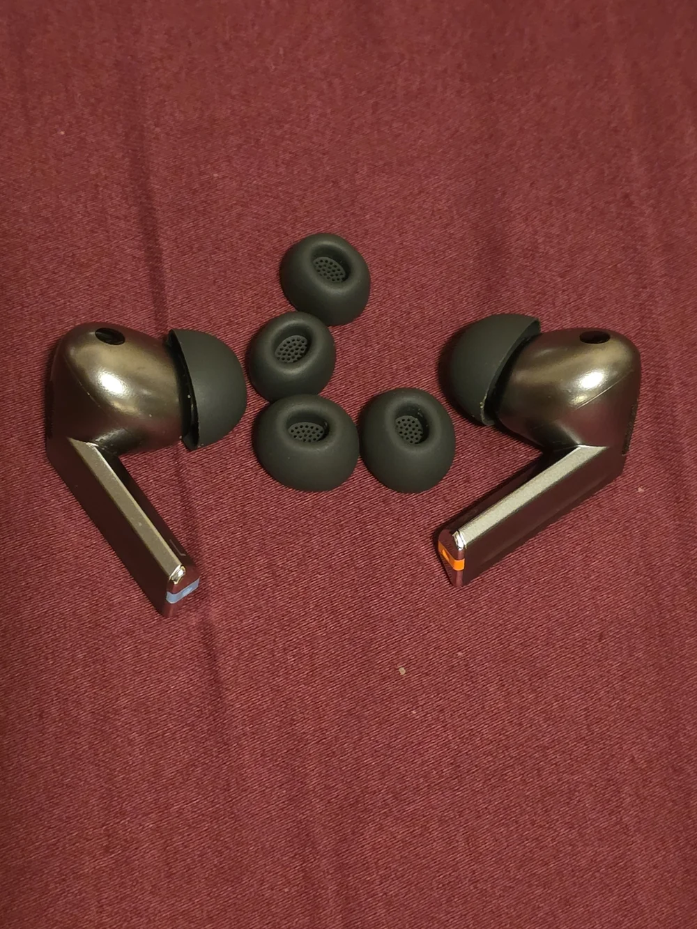 Samsung Galaxy Buds3 Pro Wireless Earbuds - Light Gray Silicone Case